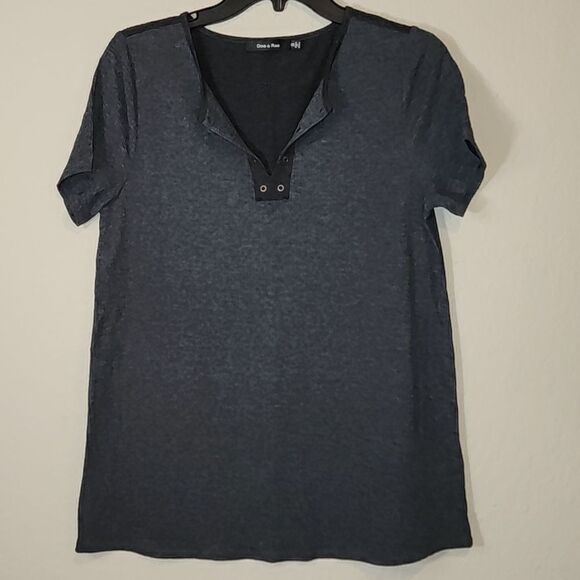 Doe & Rae Blouse Grey top. NWOT - Picture 1 of 3